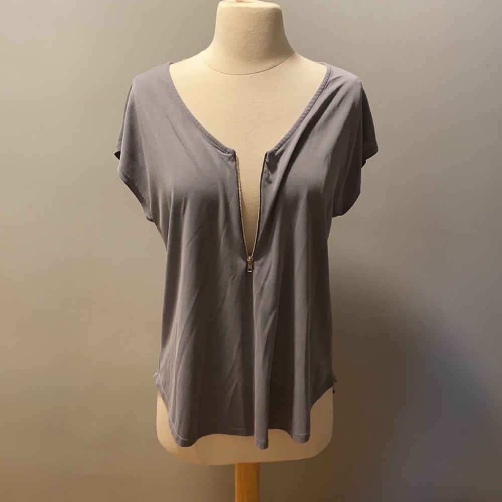 🔥Green Envelope grey zippered tee